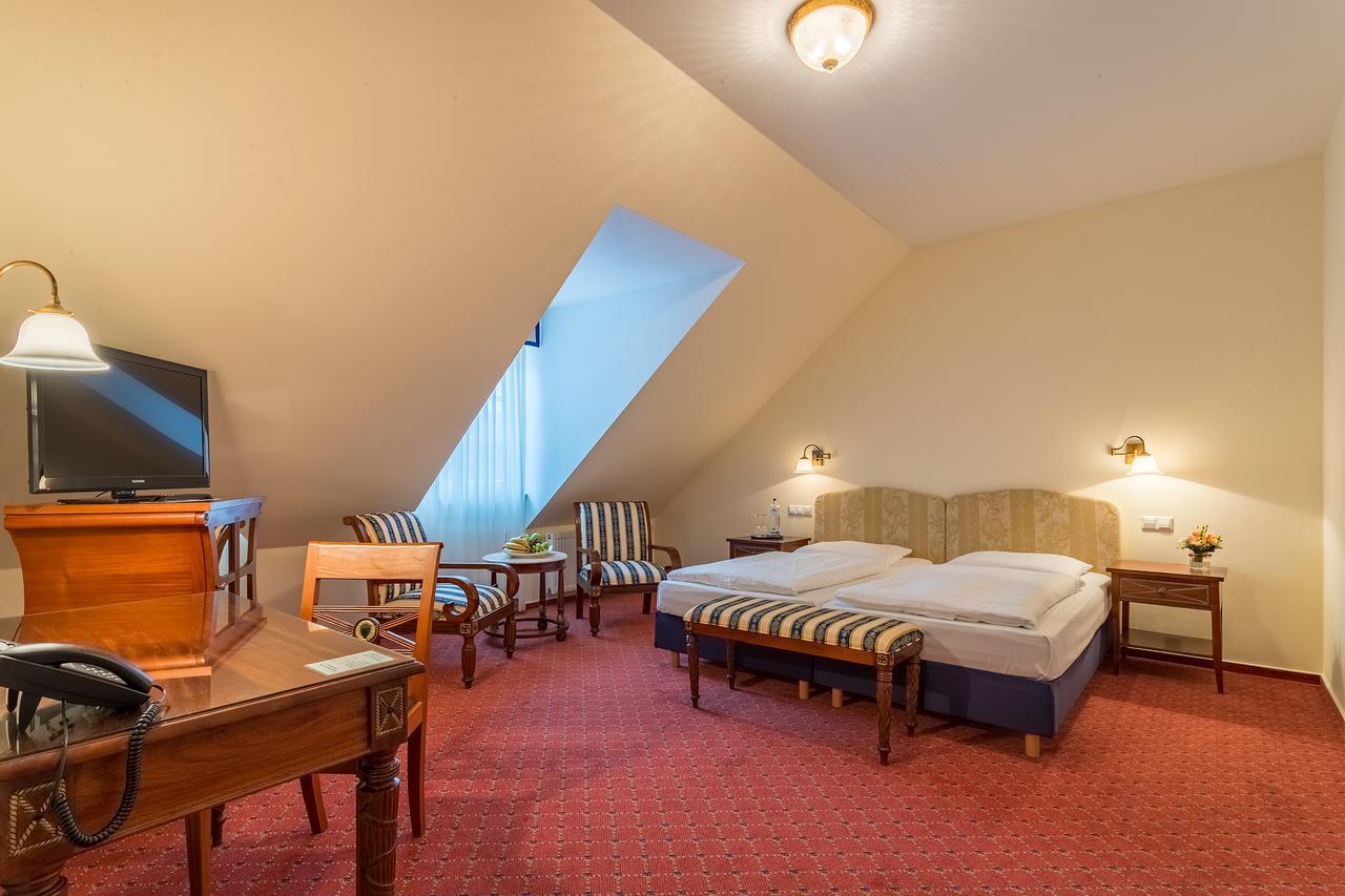 Schlosshotel Neckarbischofsheim Kültér fotó